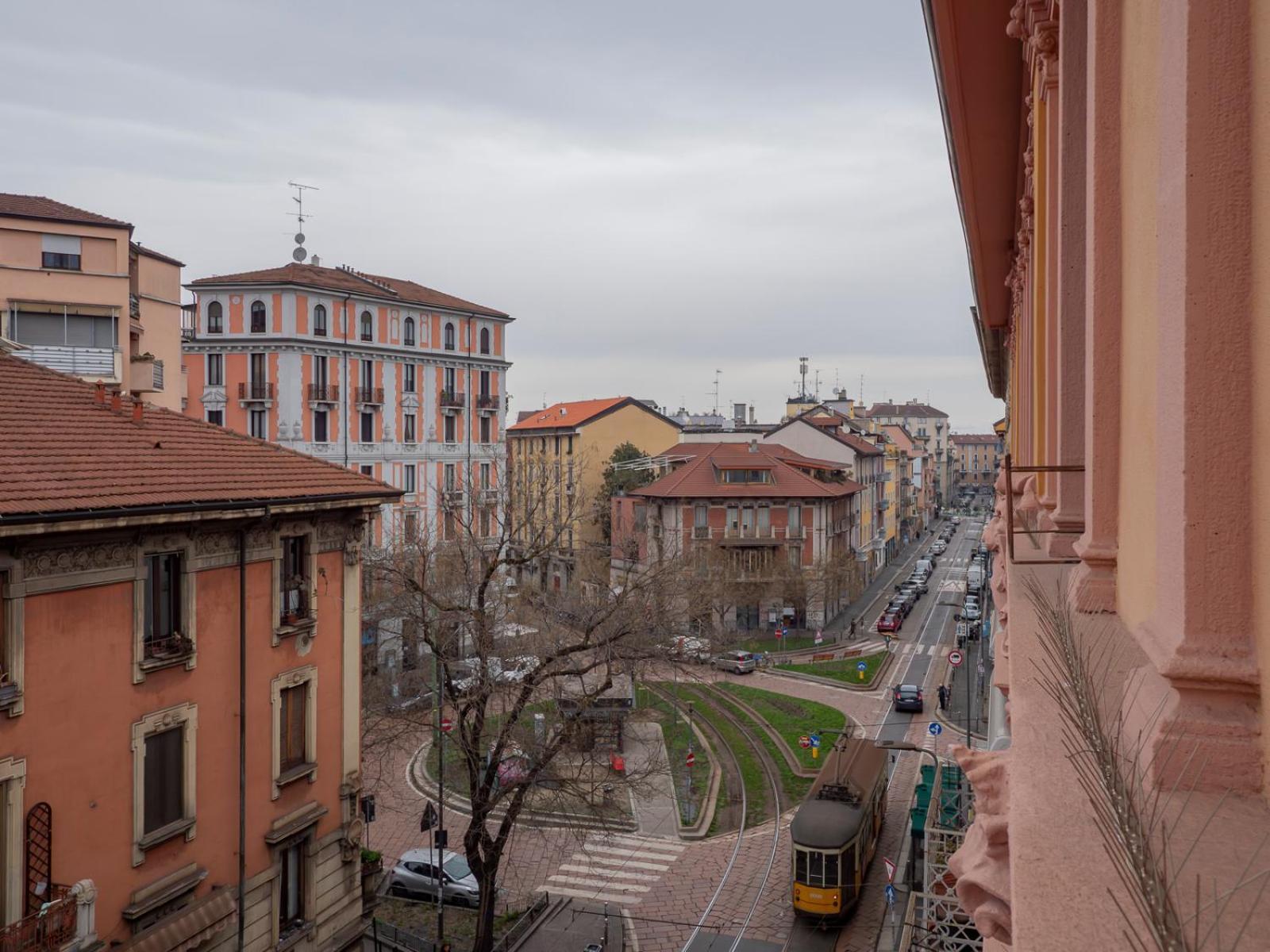 Ampio Biolocale Vicino Stazione Appartamento