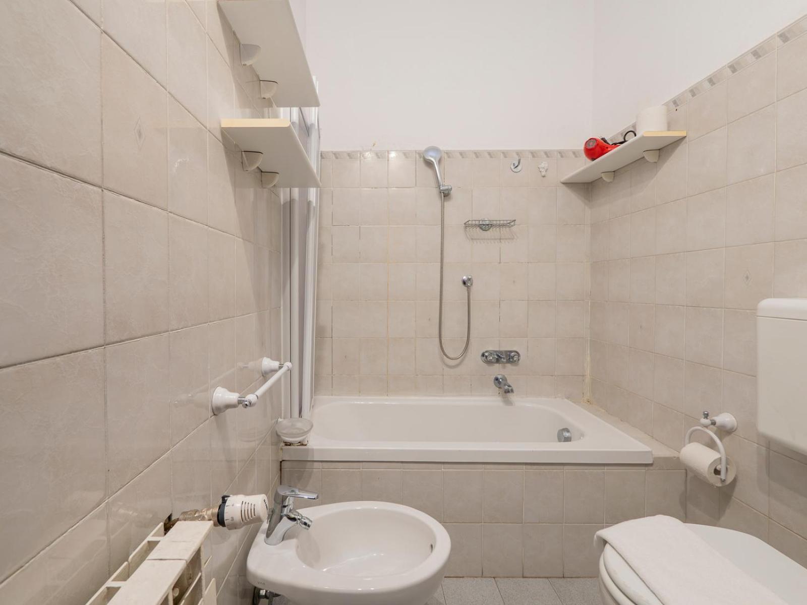 Ampio Biolocale Vicino Stazione Appartamento *