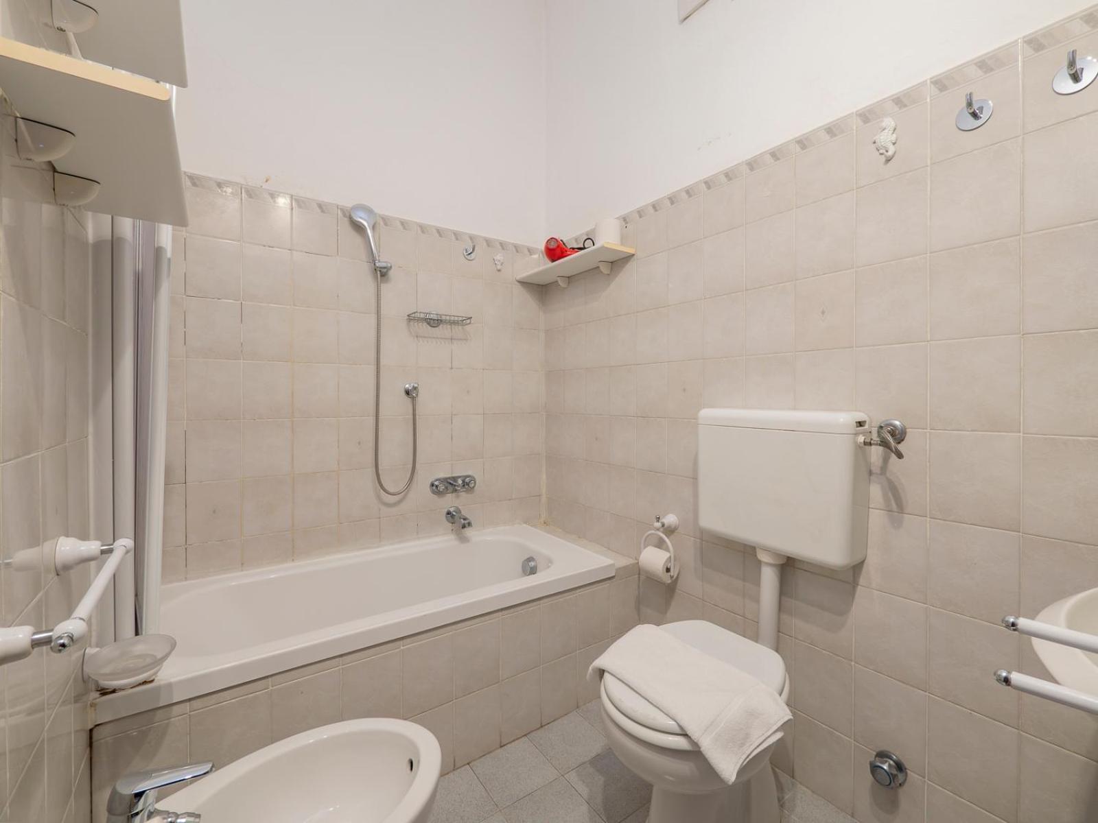 Appartamento Ampio Biolocale Vicino Stazione *